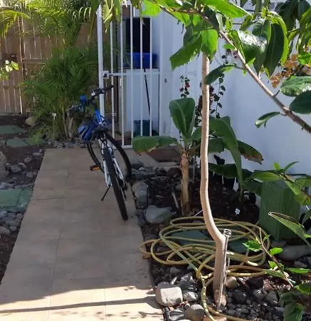 펜션 Tres Beau Bungalow,jardin Tropical, Renovation Ete 2020 *